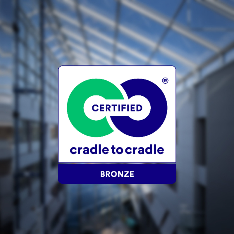 grün-blaues Logo der Cradle to Cradle-Zertifizierung aus zwei ineinander verschränkten Kreisen.